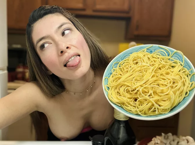 Spaghetti sex trophy girlfriend