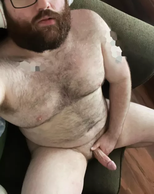 Such a shame for a lap this inviting to be so empty. Come fill it while I fill you.