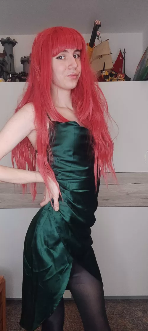 That's a dress i would wear to a prom :D