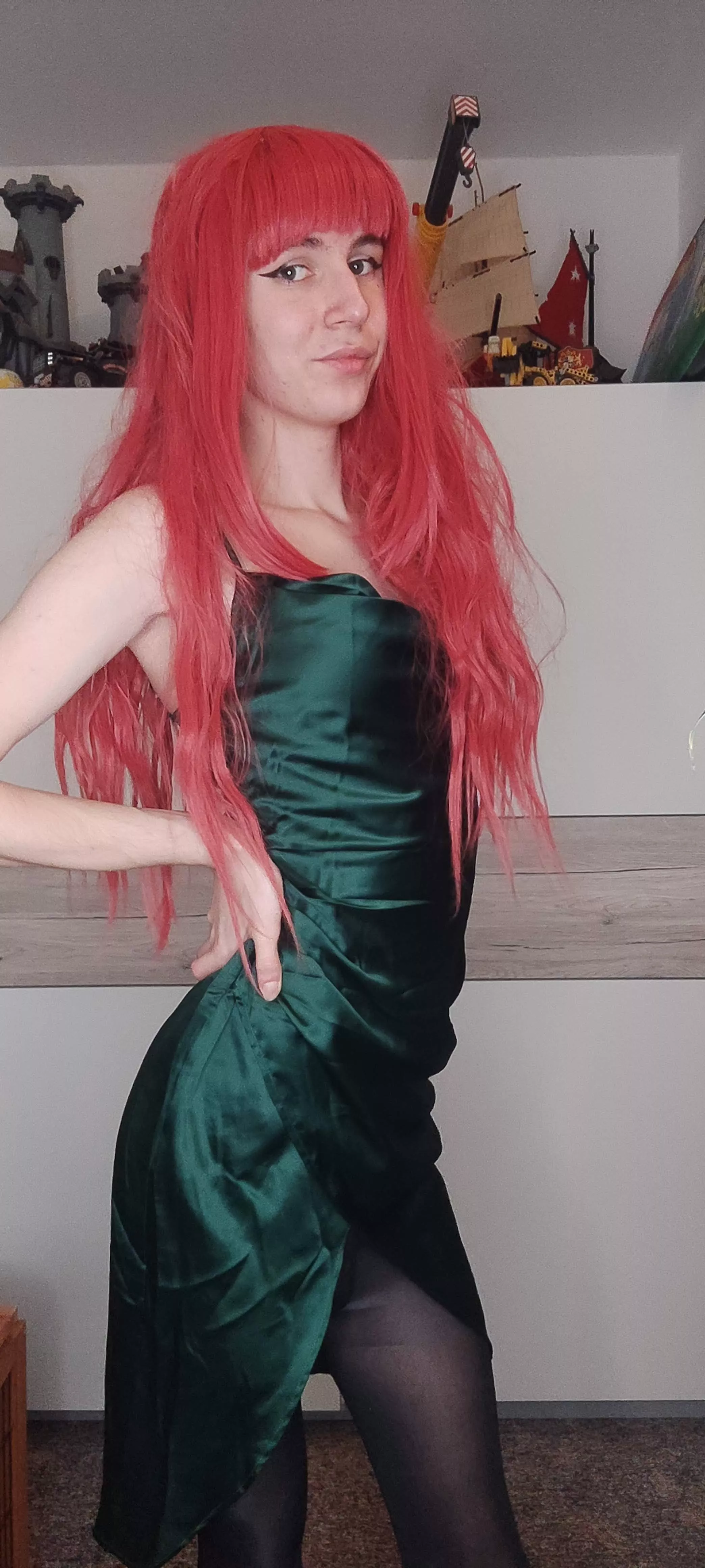 That's a dress i would wear to a prom :D