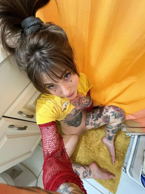 was getting ready to shower after the pop punk show but ended up taking half nude selfies on the bathroom floor…