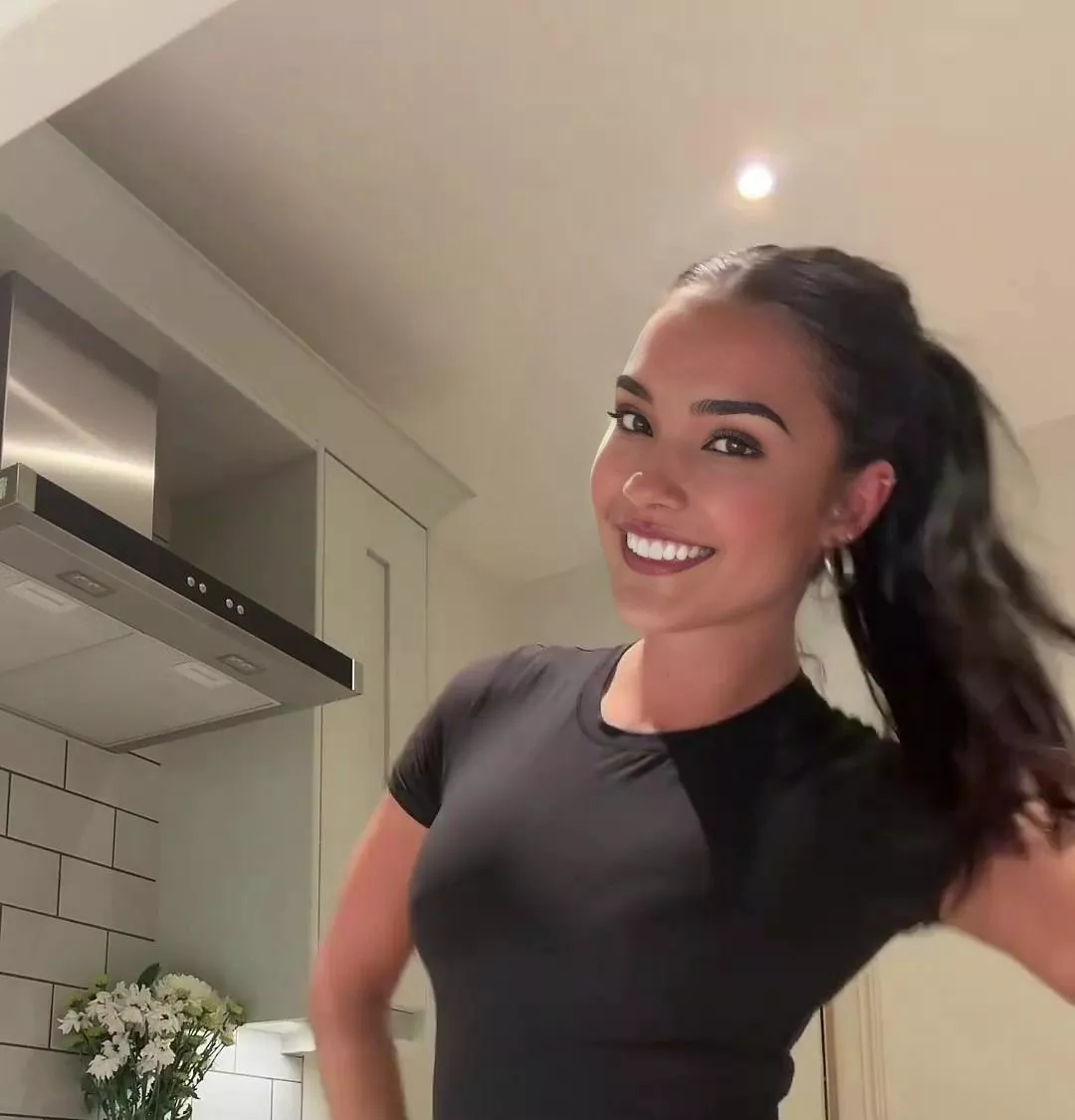 well if you insist... when I want to look cute ;)