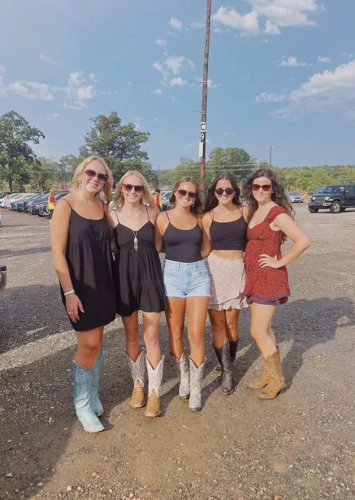 Which cowgirl u picking?[5]