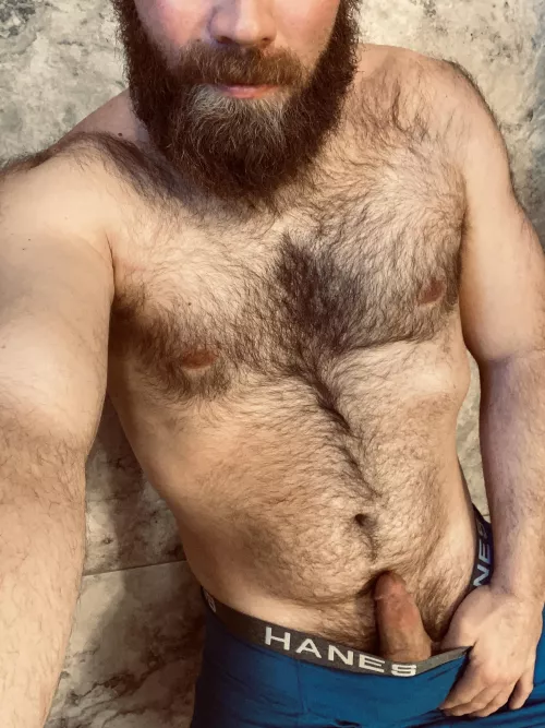 Who wants to lend this burly 6’6” dadbod a hand?