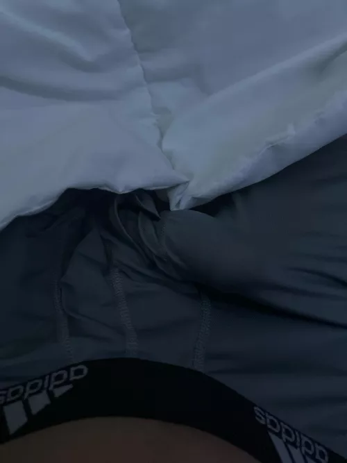 Who’s up rn that wants to jerk m18 🤫