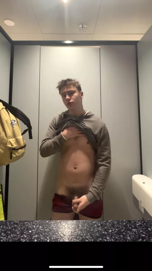 You are only allowed to give me head if you are an old guy😜😏