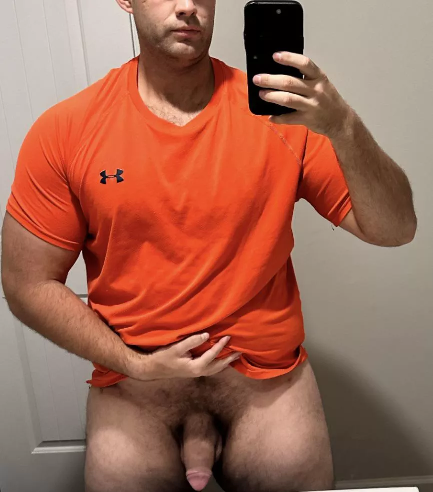 You should see it grow. Only thing more massive is my cumshot 