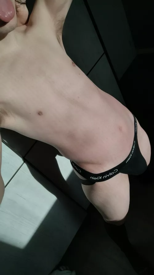 19 m looking for limitless sluts. Add n0tpet3r on snapchat