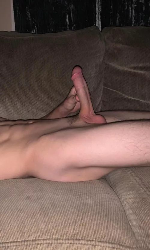 21m college lax bro. fit/athletic, cut, good looking only. snap @finn_646 pic for reply