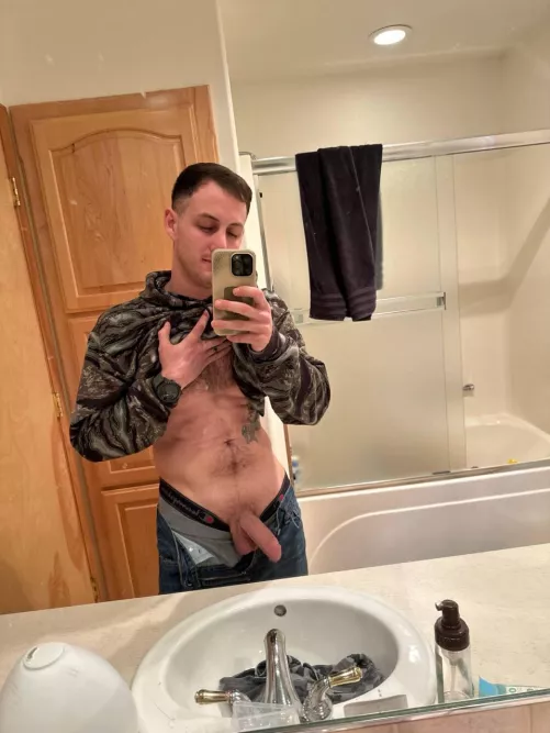 [29] wanna make it stand at attention