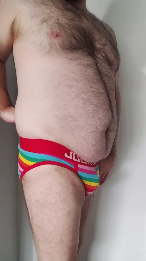 (42) Hi boys. DMs open.