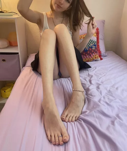 Anklets and upskirts