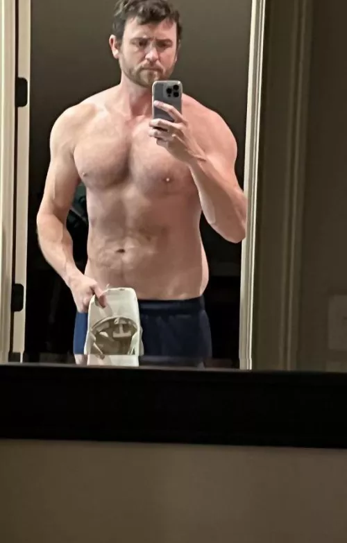 Anyone like divorced dads here? 😈