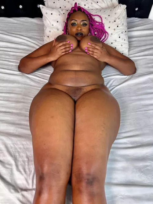 Are you a booty guy or a pussy guy