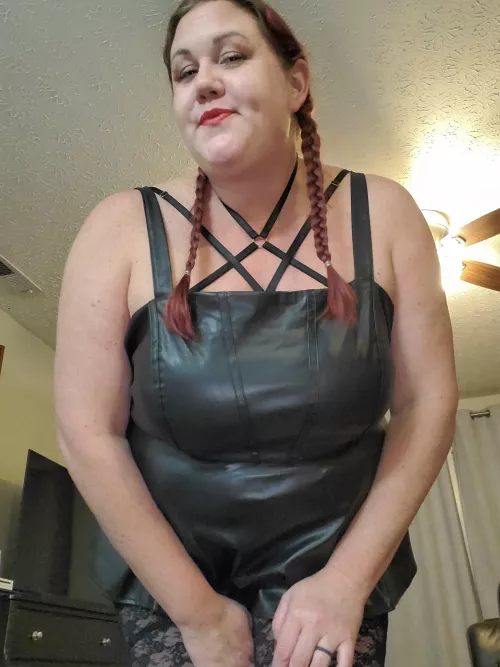 Black leather top? YES please!
