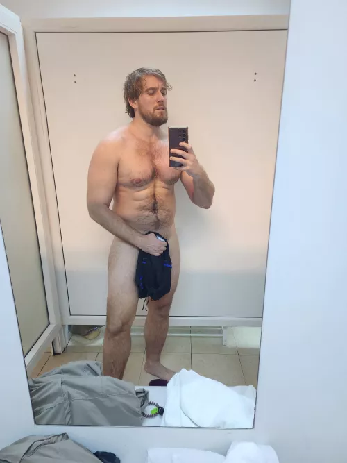 Bro going to sauna (33)