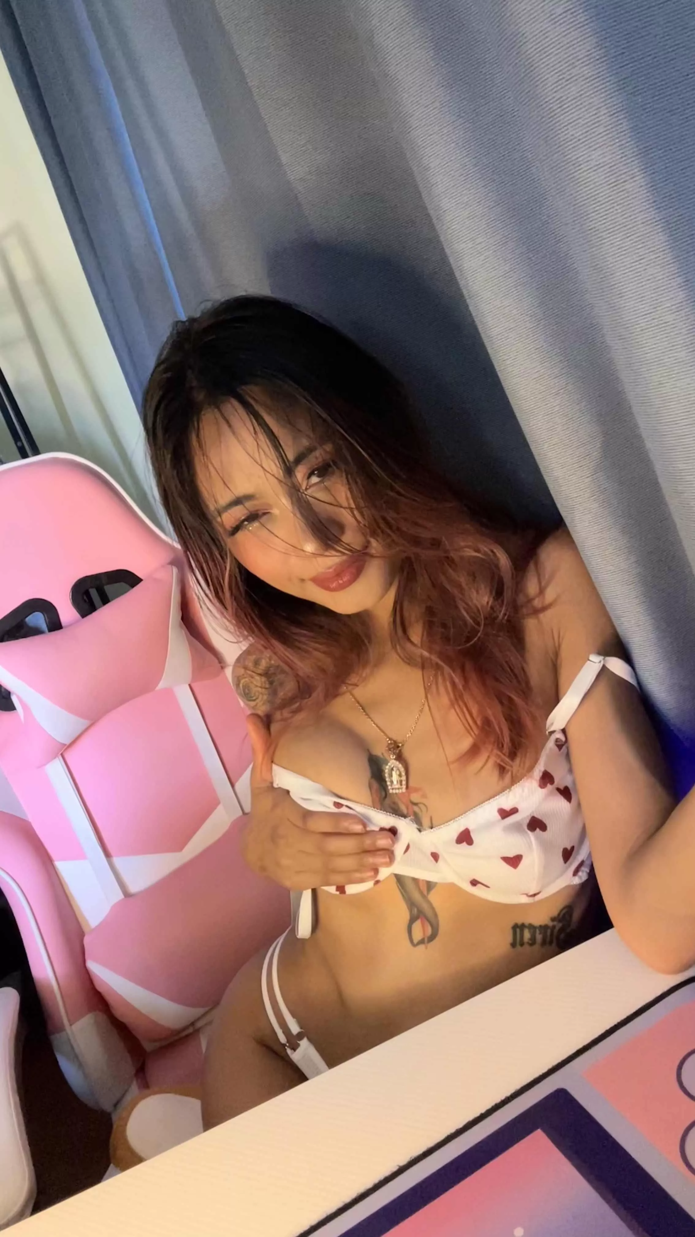 Can small natural tiddies get some love too?