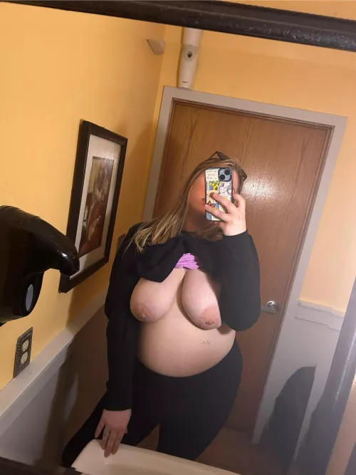 Come meet me in the bathroom while my husband waits at home for me 🤪