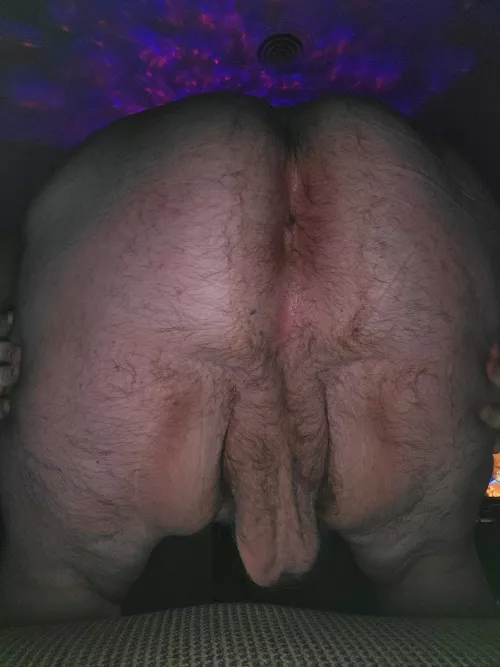 Do you have a place for me to sit 😏