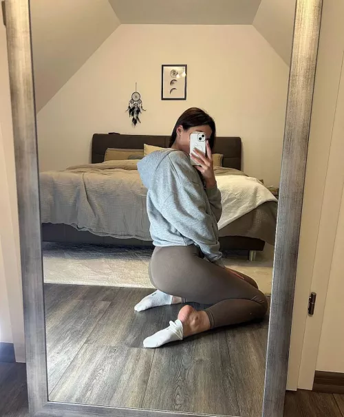 😘Do you like the way I squeeze my feet🥵 If you want the whole set say 