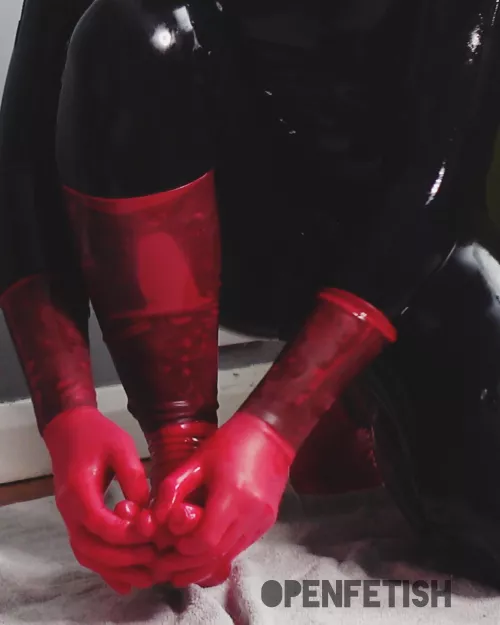 Even The Toes Are In Full Latex