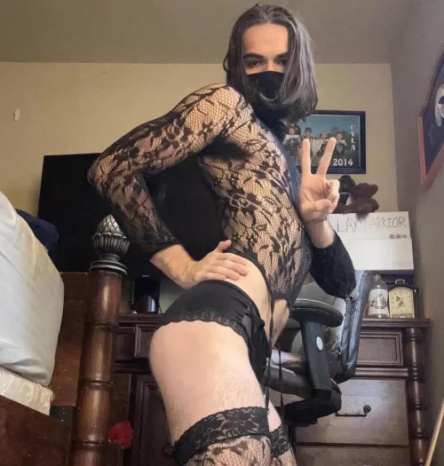 Feeling so sexy in black 🖤