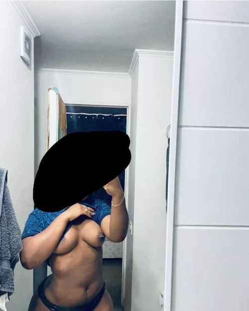 Hoping my body is hot enough to attract women 🙈🙈