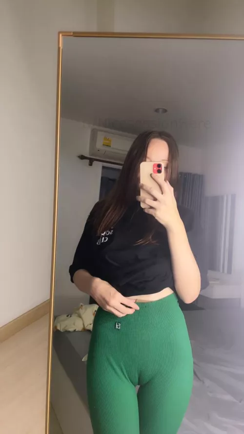 Hungry pussy is eating my leggings