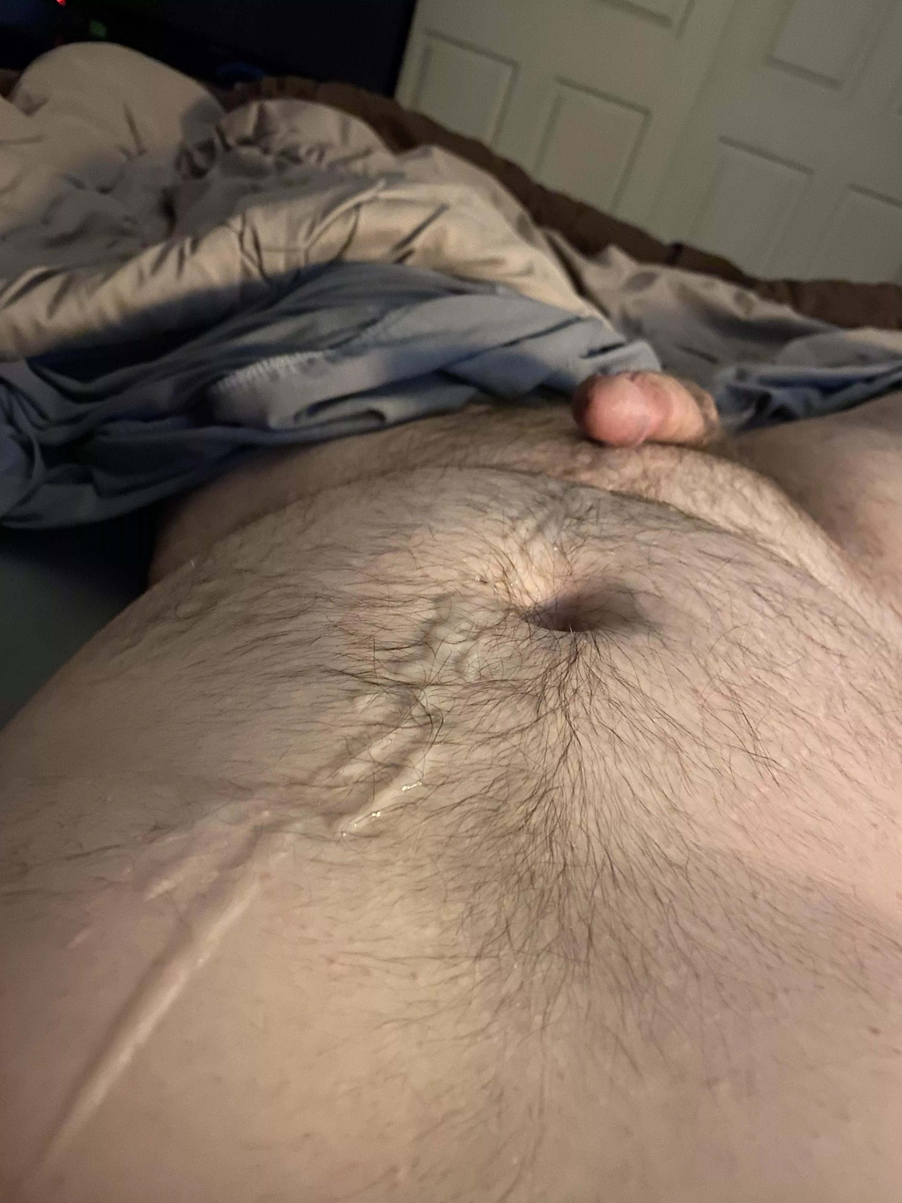 I love cumming on myself before bed