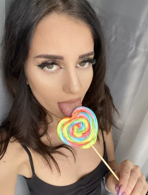 I want to lick something else, anyone down