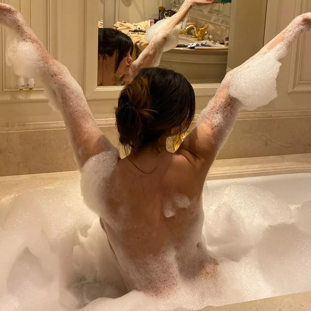 is this count #Selena 