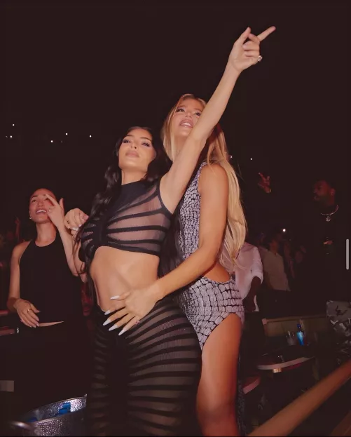 Kim and Khloe