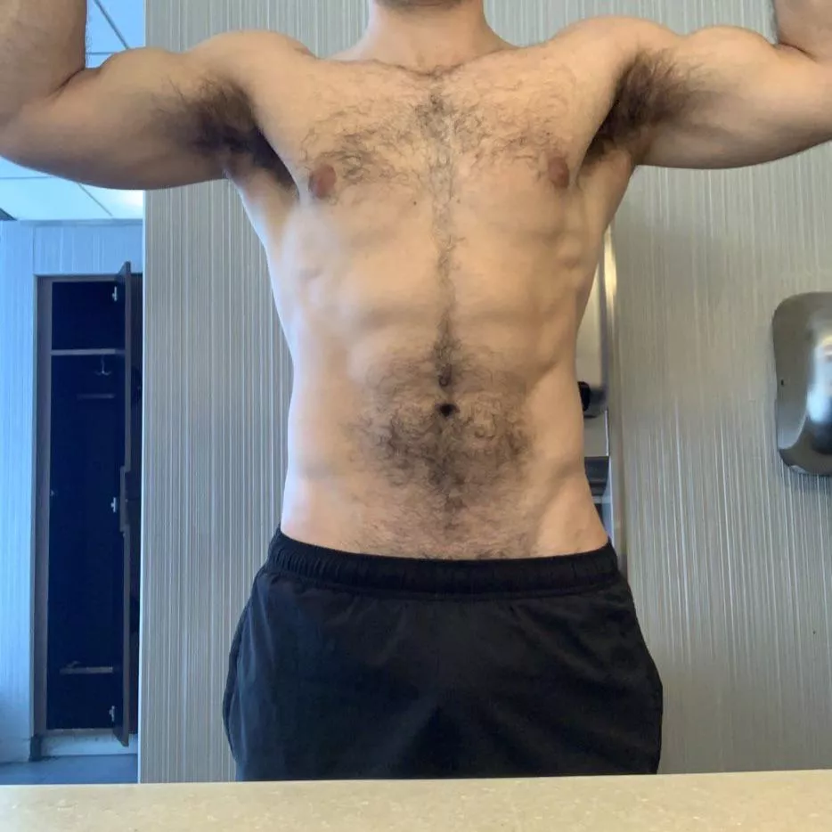 Last post did well so let’s how you like two hairy, sweaty pits