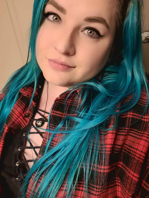 My outfit would look better on your floor