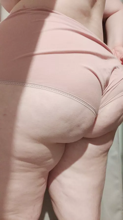 My pale ass in pale fullback panties need a little showing at the end of the day
