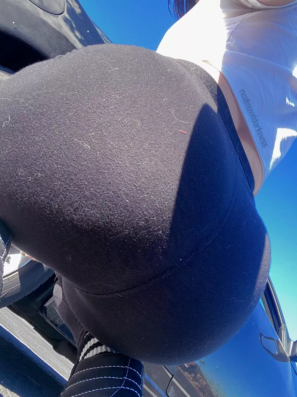 Outside butt selfies during day are the best ☀️🍑