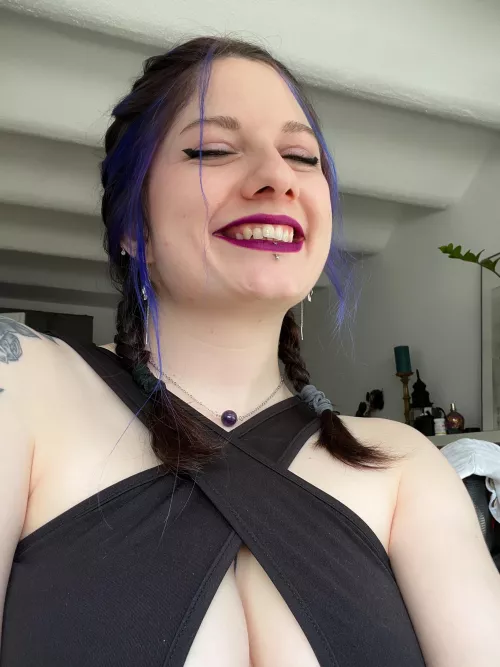 Sending good vibes [f]