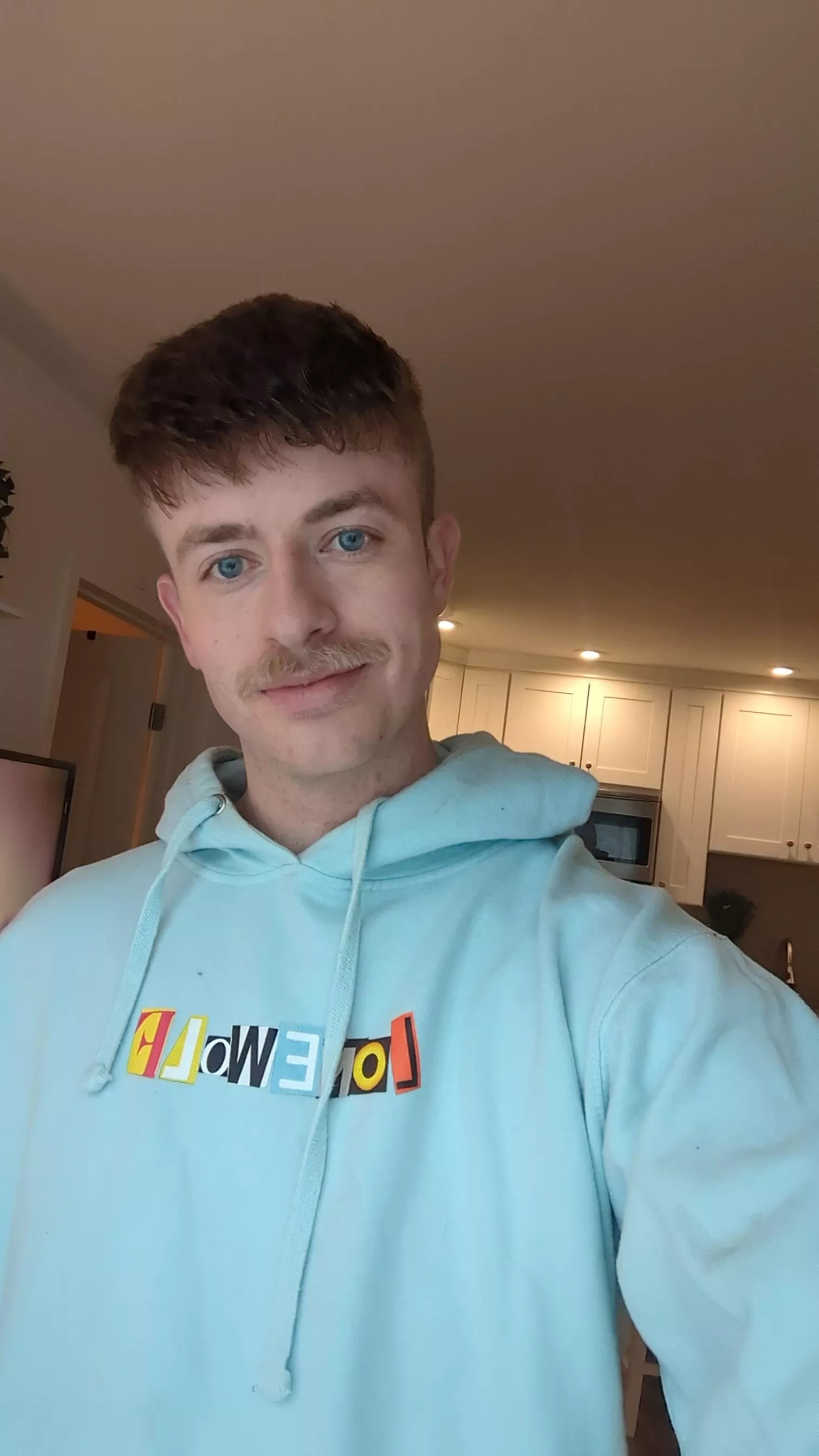 Serving to Valentine's day couples all weekend is so fun while single π Serving to Valentine's day couples all weekend is so fun while single π