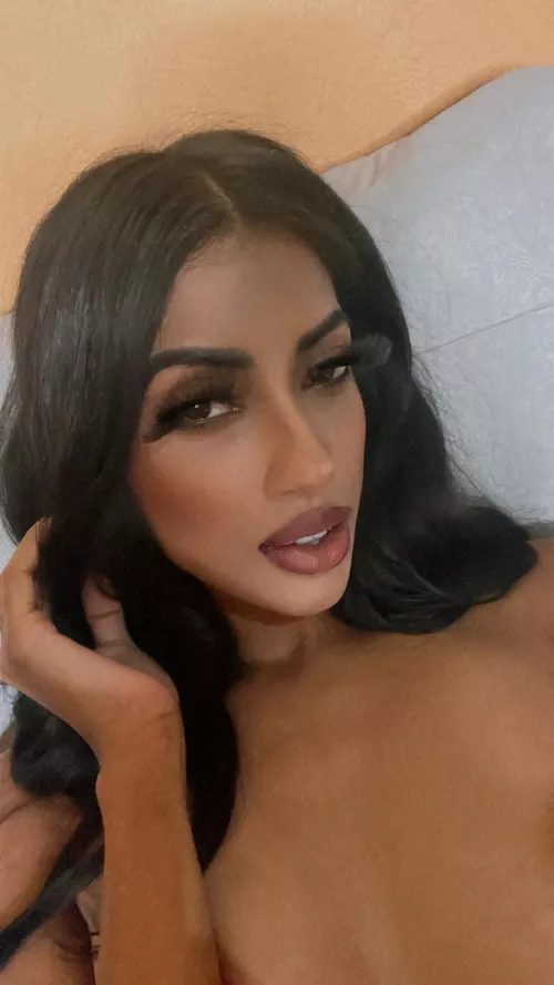 Sharing some sexy selfies here :)