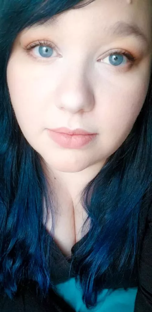 Should I go back to blue? (Closeup)