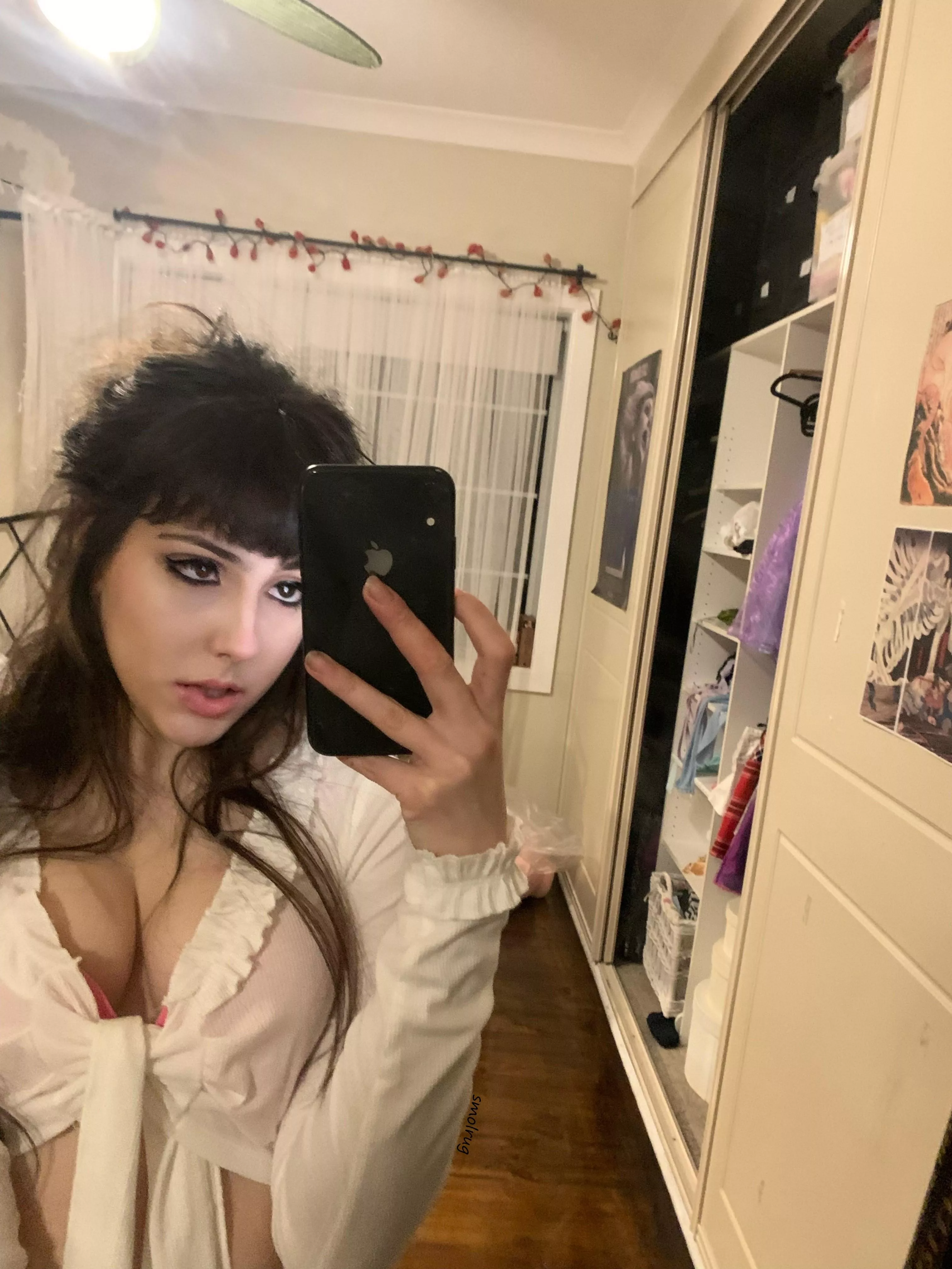 smol and horni in my room uwu 🤍18f