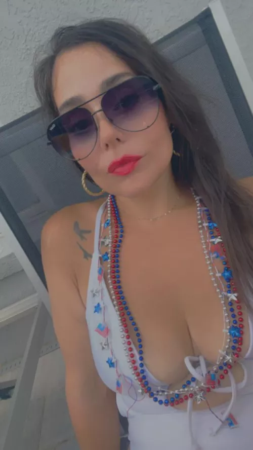 Summer season is coming, babe!