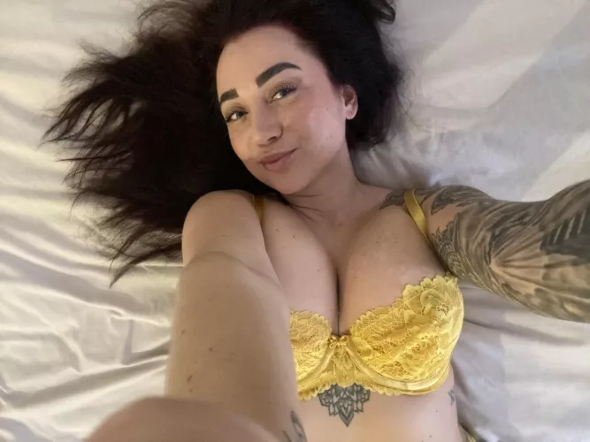 wanna stay awake w me