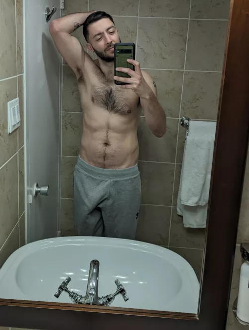 What is it about hotel mirrors that makes me wanna take a selfie?