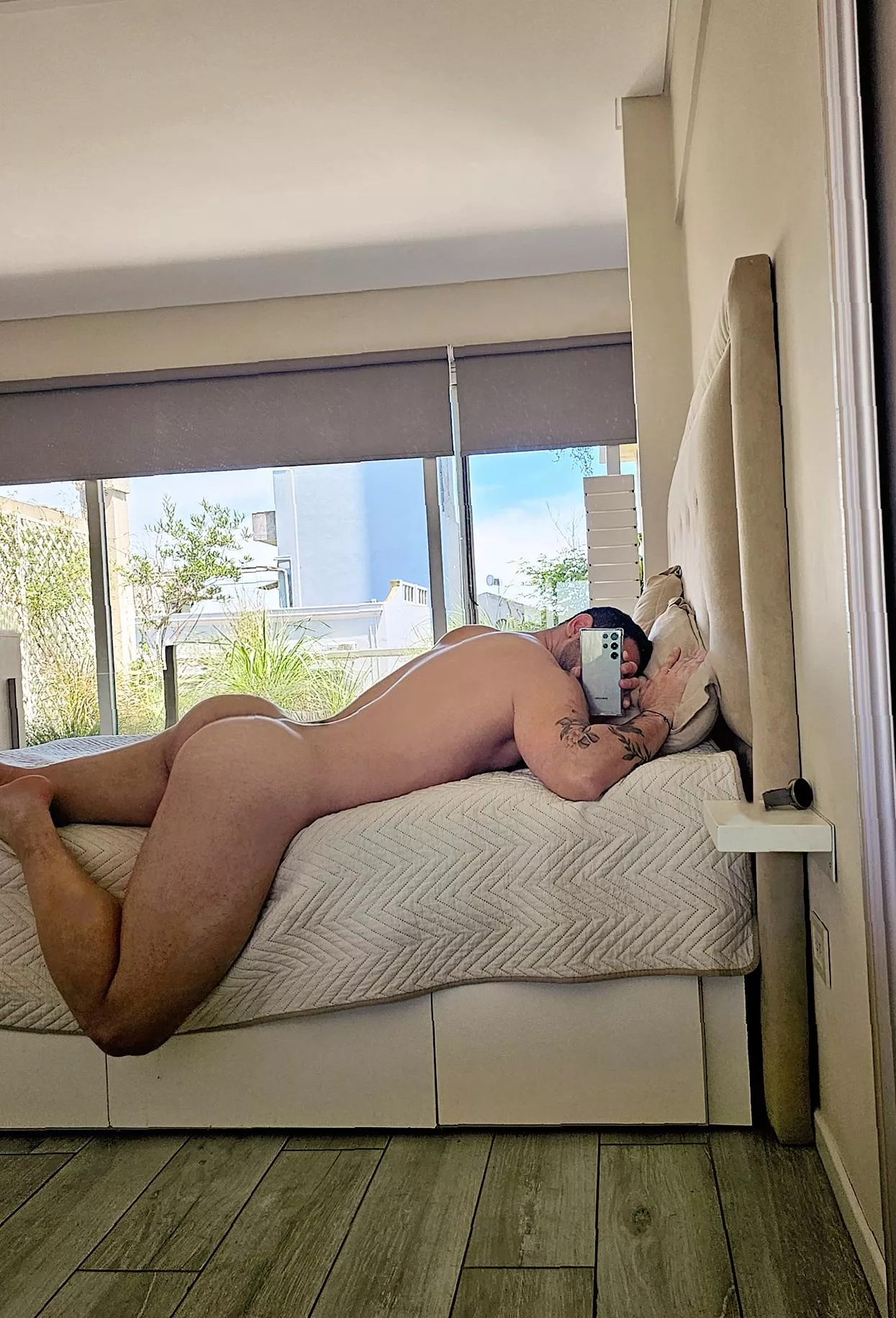 What would you do if you woke up next to this?