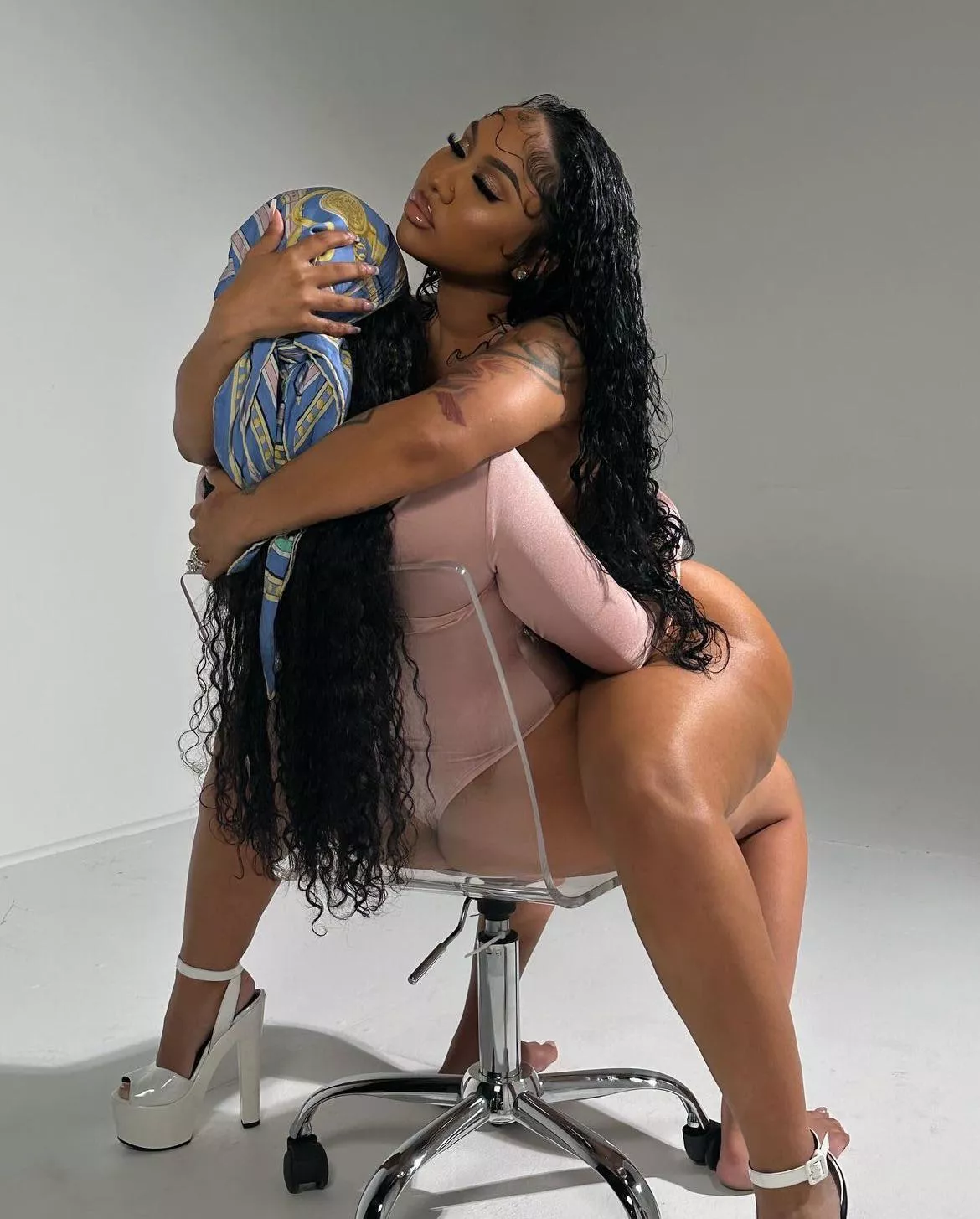 Wishing it was me on that chair 😍