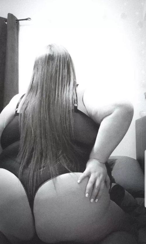 Would you wrap your hand in my hair to give me back shots? 