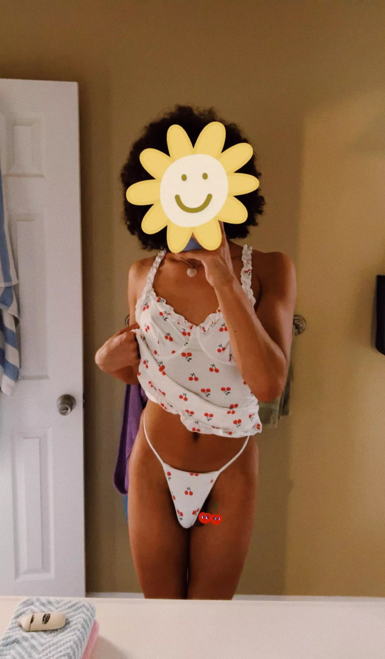 yes, the panties match the dress🍒💌