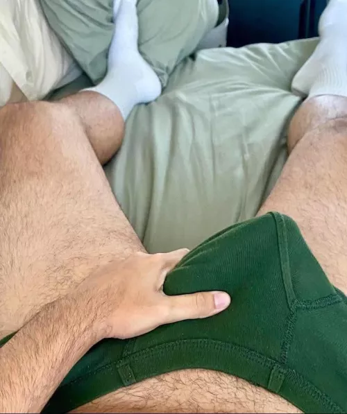 21. Hairy. Husky. College bro looking for jerk buds. Edge. Pits. Goon. Bator bros Timk4022