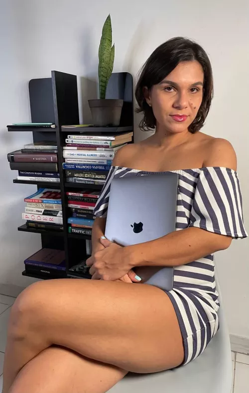 35F I'm your therapist let's talk about your fantasies